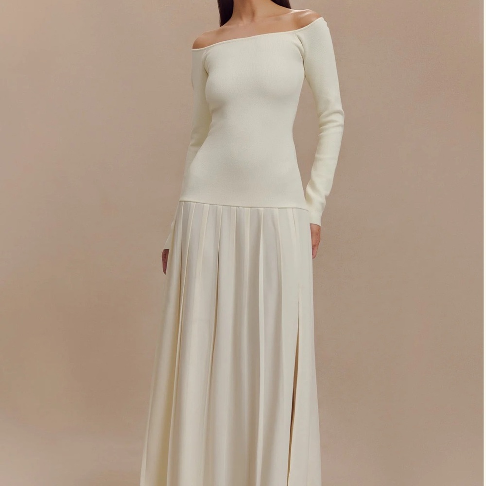 Elegant Off-Shoulder Cream Maxi Dress